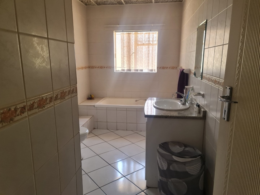 3 Bedroom Property for Sale in Protea Park North West